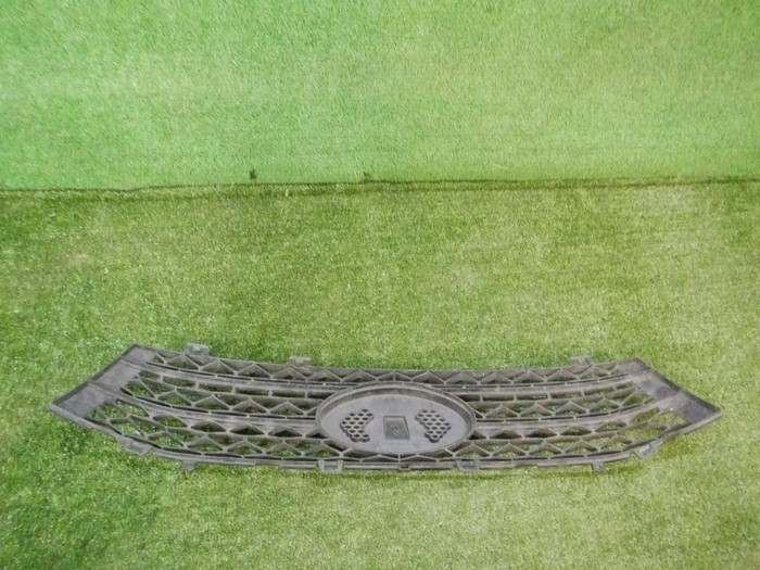 Решетка радиатора Lada Vesta (2015-н.в.)