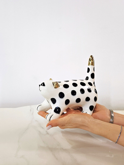 Статуэтка Golden ear polka-dot cat