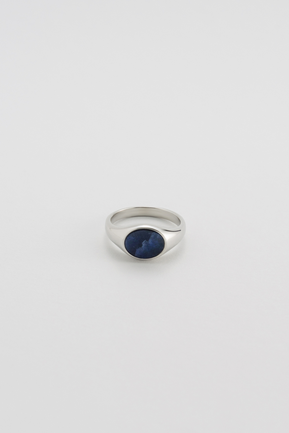 SUMEI SERENE SIGNET RING
