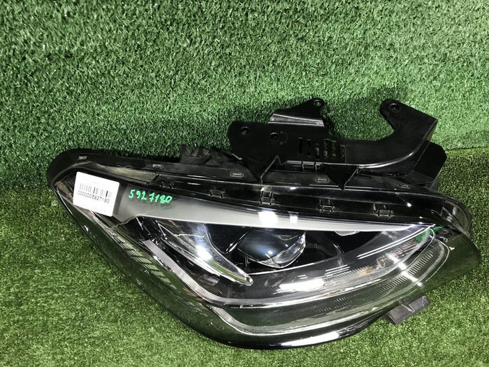 Фара правая Kia K900 KH (2018-2022) LED