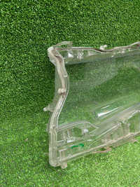 Стекло фары правое Toyota Land Cruiser Prado 150 (2017-н.в.)