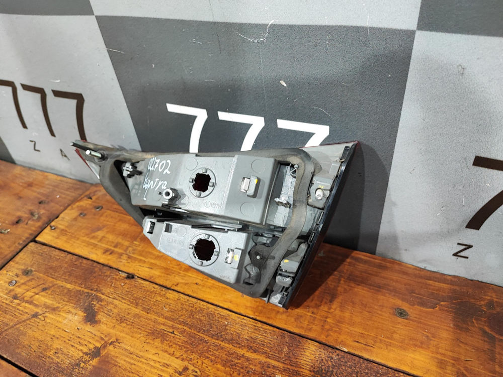 Фонарь задний левый Hyundai Elantra 5 (MD) 10-14 Б/У Оригинал 924033X000