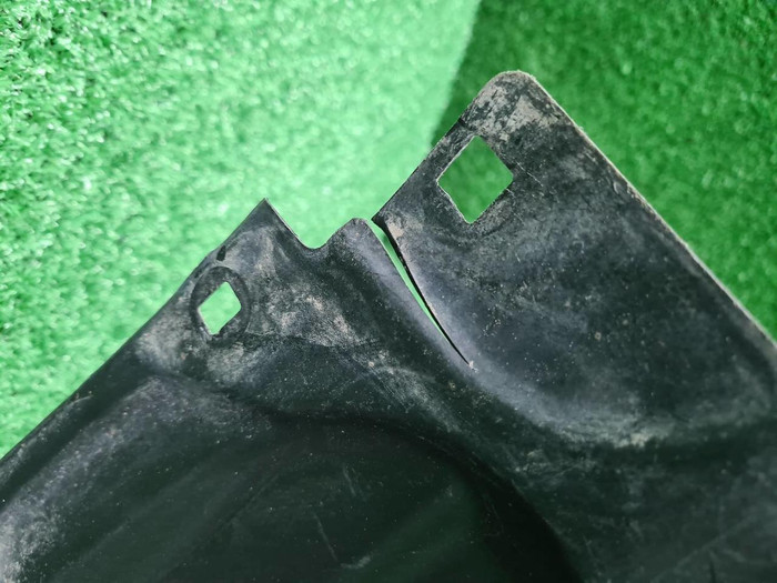 Подкрылок передний левый Land Cruiser 200 (15-21)