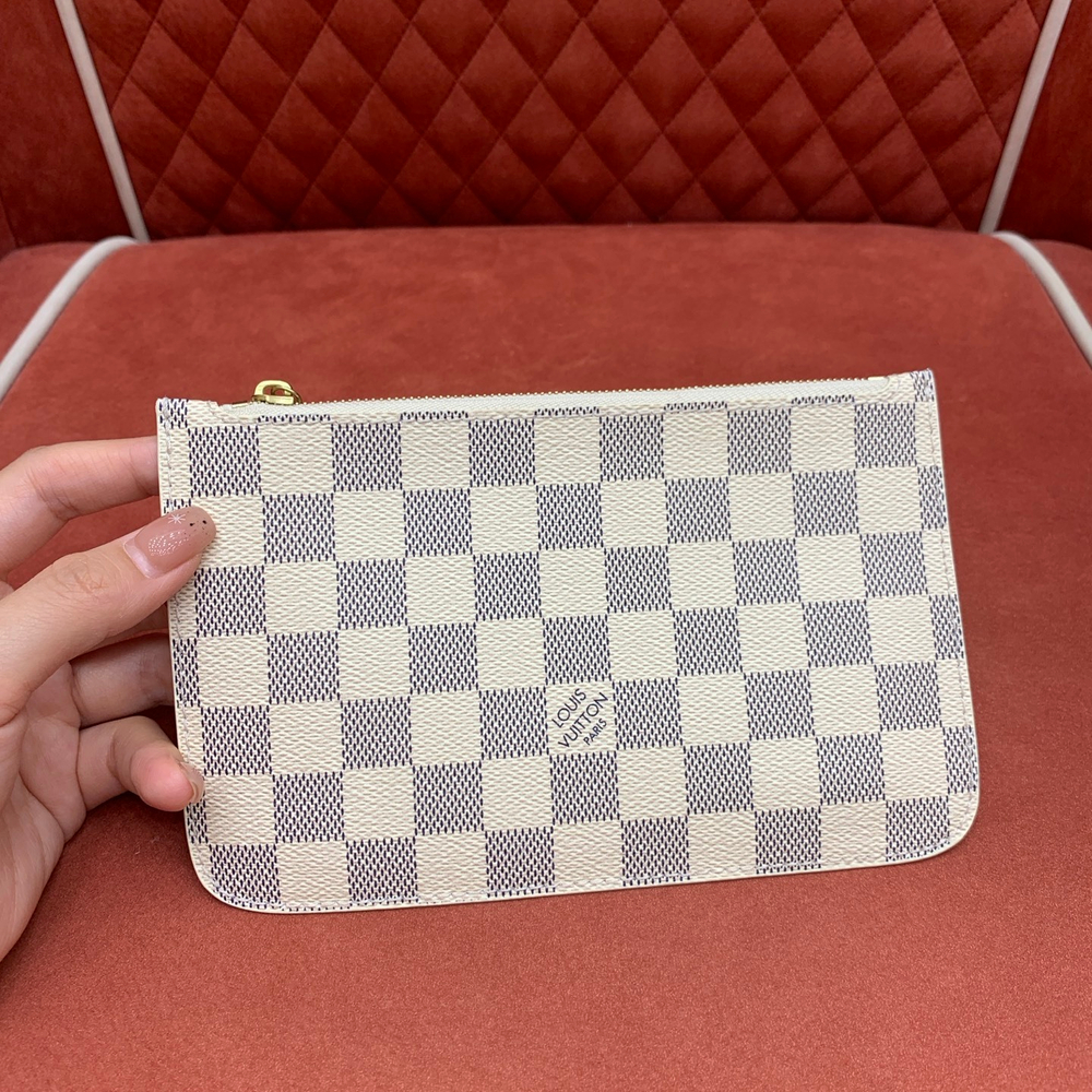Louis Vuitton Neverfull PM