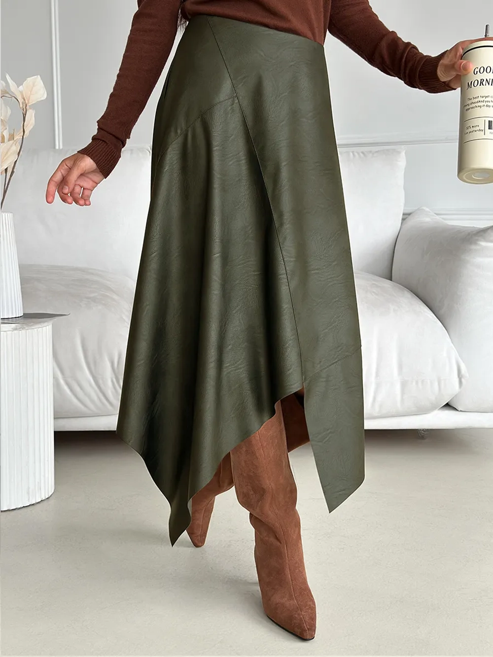 Юбка кожаная трапеция миди