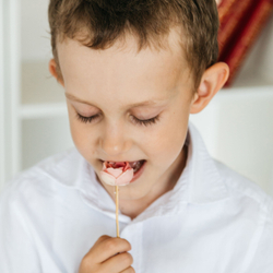 Шоколадный букет в коробке "Вкус Любви" из роз, тюльпанов, клубники, подарок любимой, на 8 марта, на День Рождения.