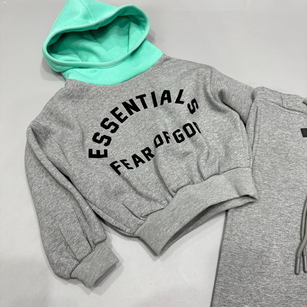 Костюм Essentials