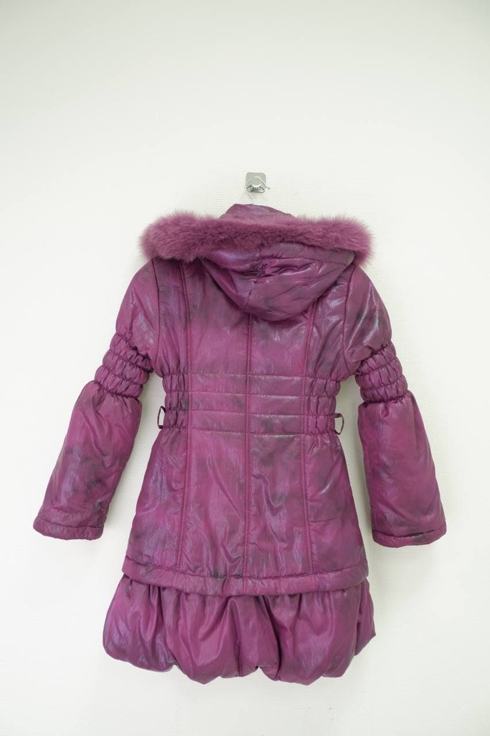 Куртка утепленная с капюшоном на 9 лет