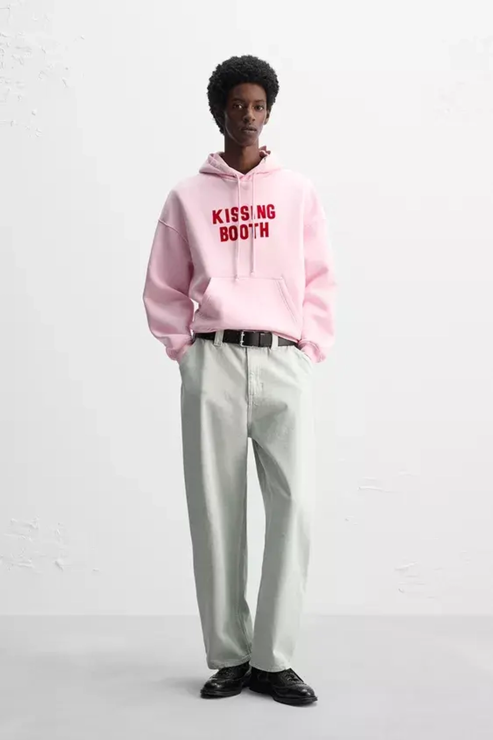 ZARA X HARRY LAMBERT ТОЛСТОВКА С КАПЮШОНОМ, РОЗОВЫЙ