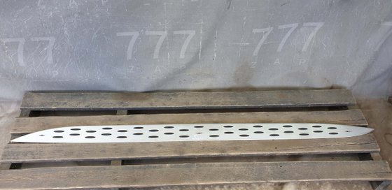 Накладка подножки левой Mercedes GLE (W166) 11-18 Б/У Оригинал A1666980348