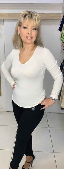 Белый тонкий австийский джемпер