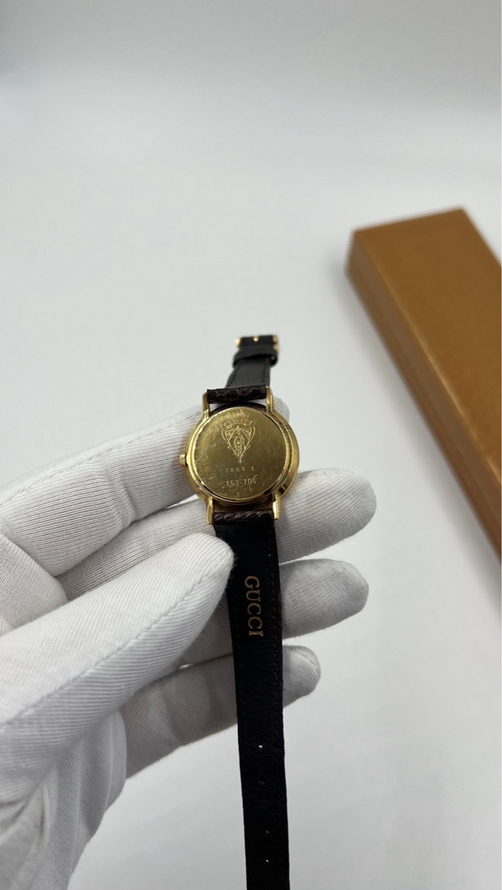 Часы Gucci ( представлены онлайн )
