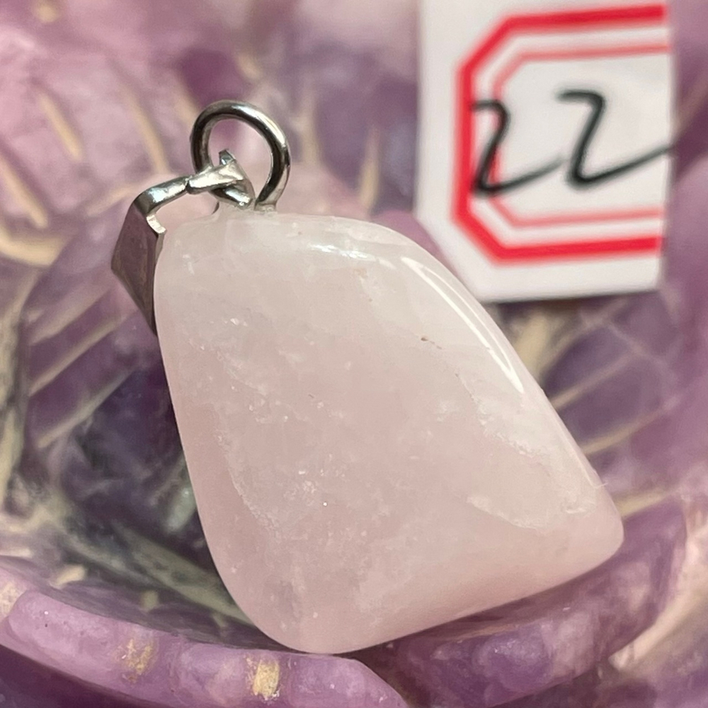 37126 Розовый кварц Кулон галтовка