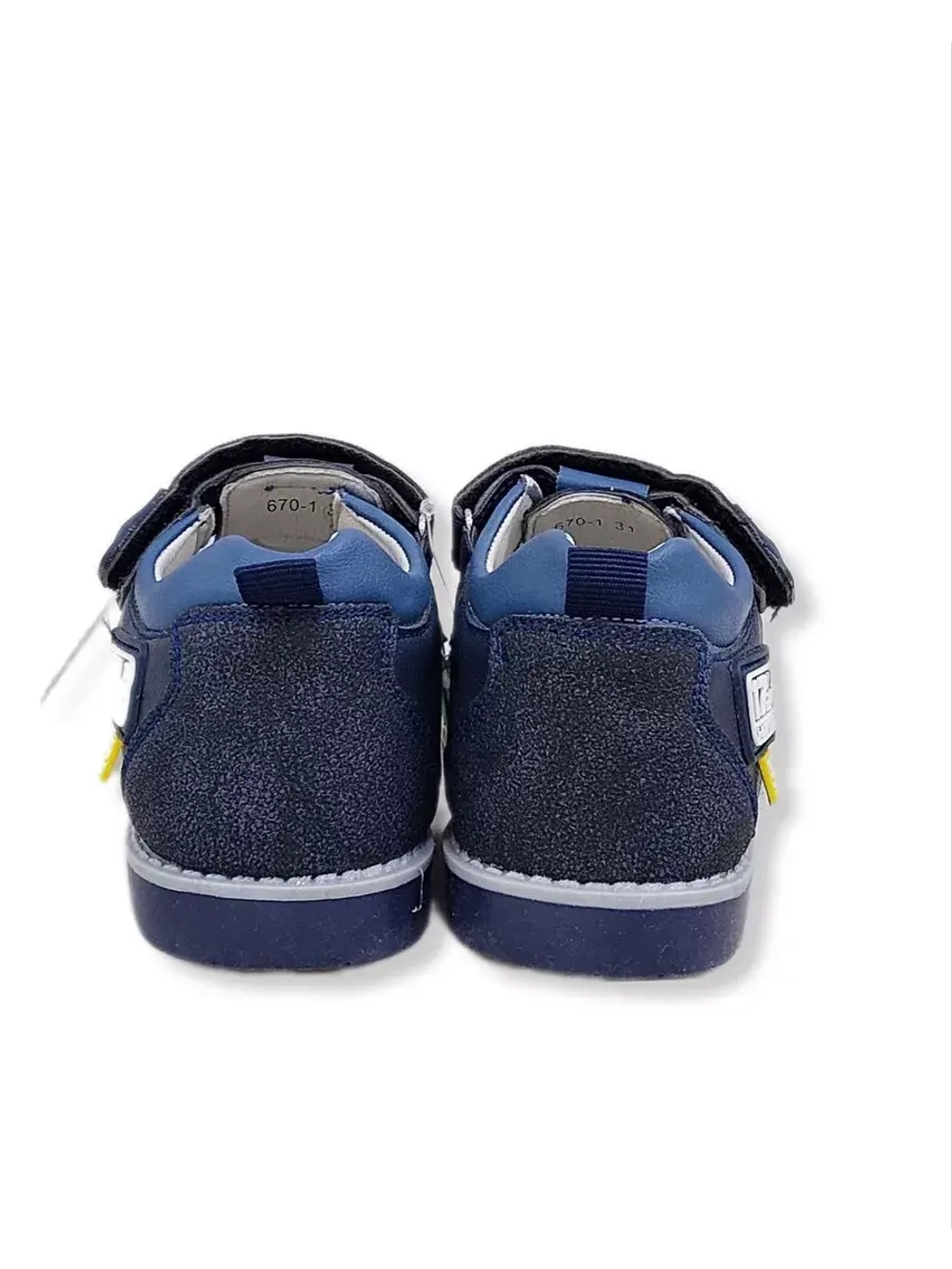 Сандалии для мальчика закрытые