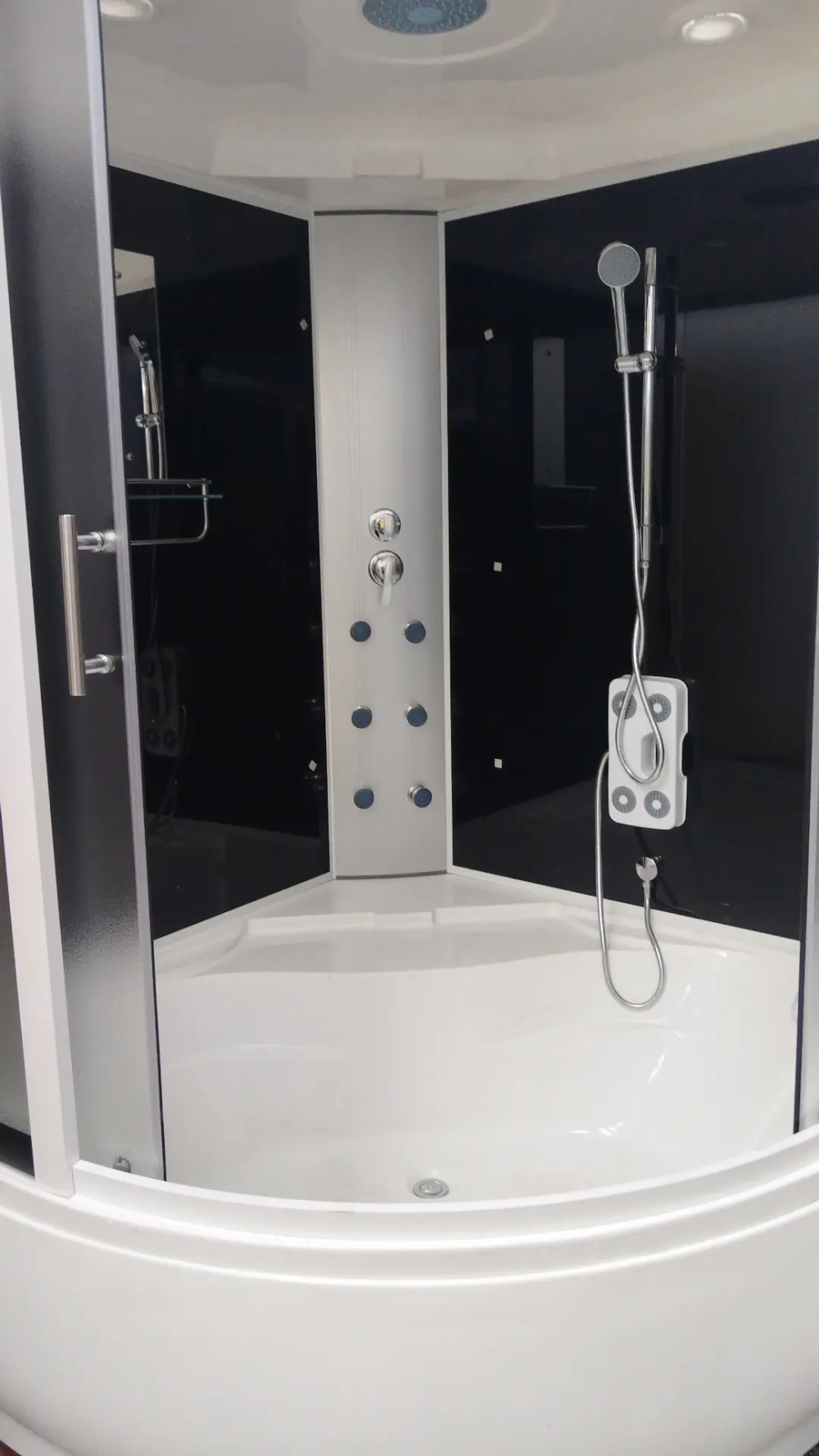 Кабина душевая AquAvipi 135х135х217 см. (по внешним габаритам).