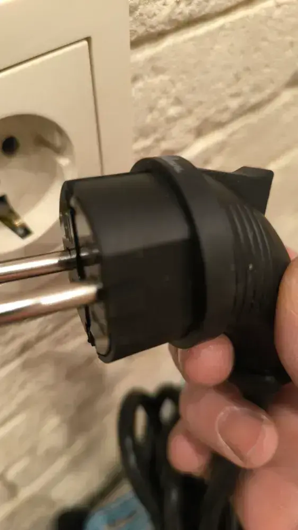 Удлинитель IP 44 влагозащищенный .с Угловой вилкой каучук 2 розетки 3 метра с заземлением 3на1,5 ПВС Гост