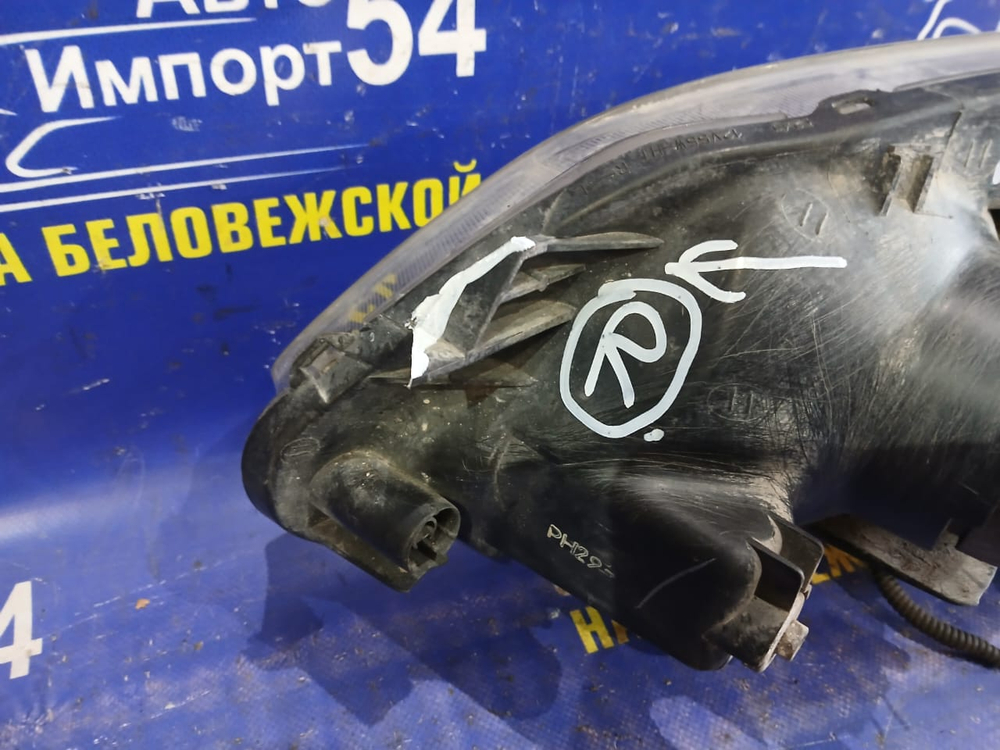 Фара передняя правая Honda ODYSSEY 2002