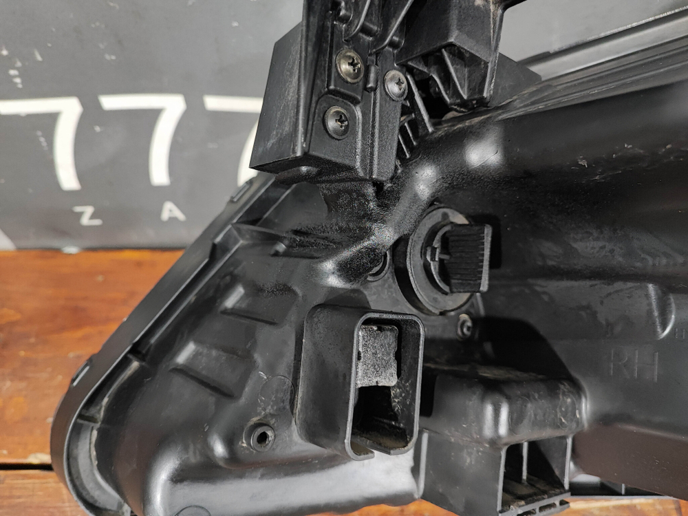 Фара правая галоген Kia Rio 4 (FB) 20-нв Б/У Оригинал 92102H0500