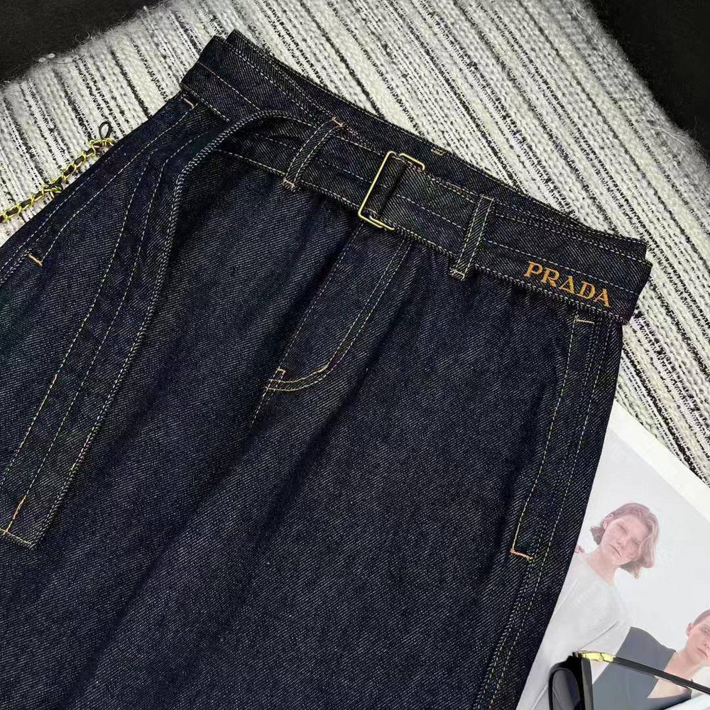 Джинсы Prada