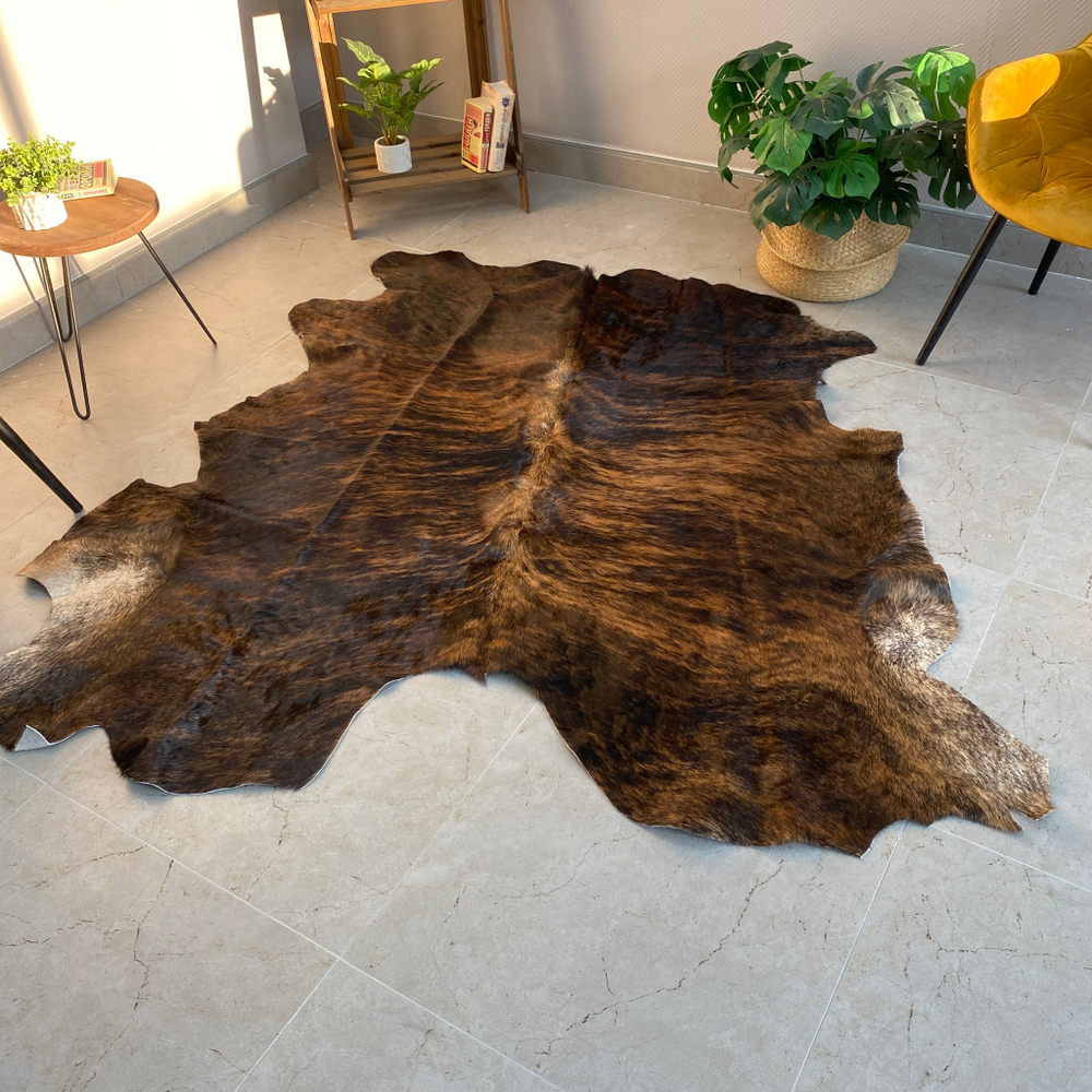 Коровья шкура на пол натуральная. 200 х 180 см
