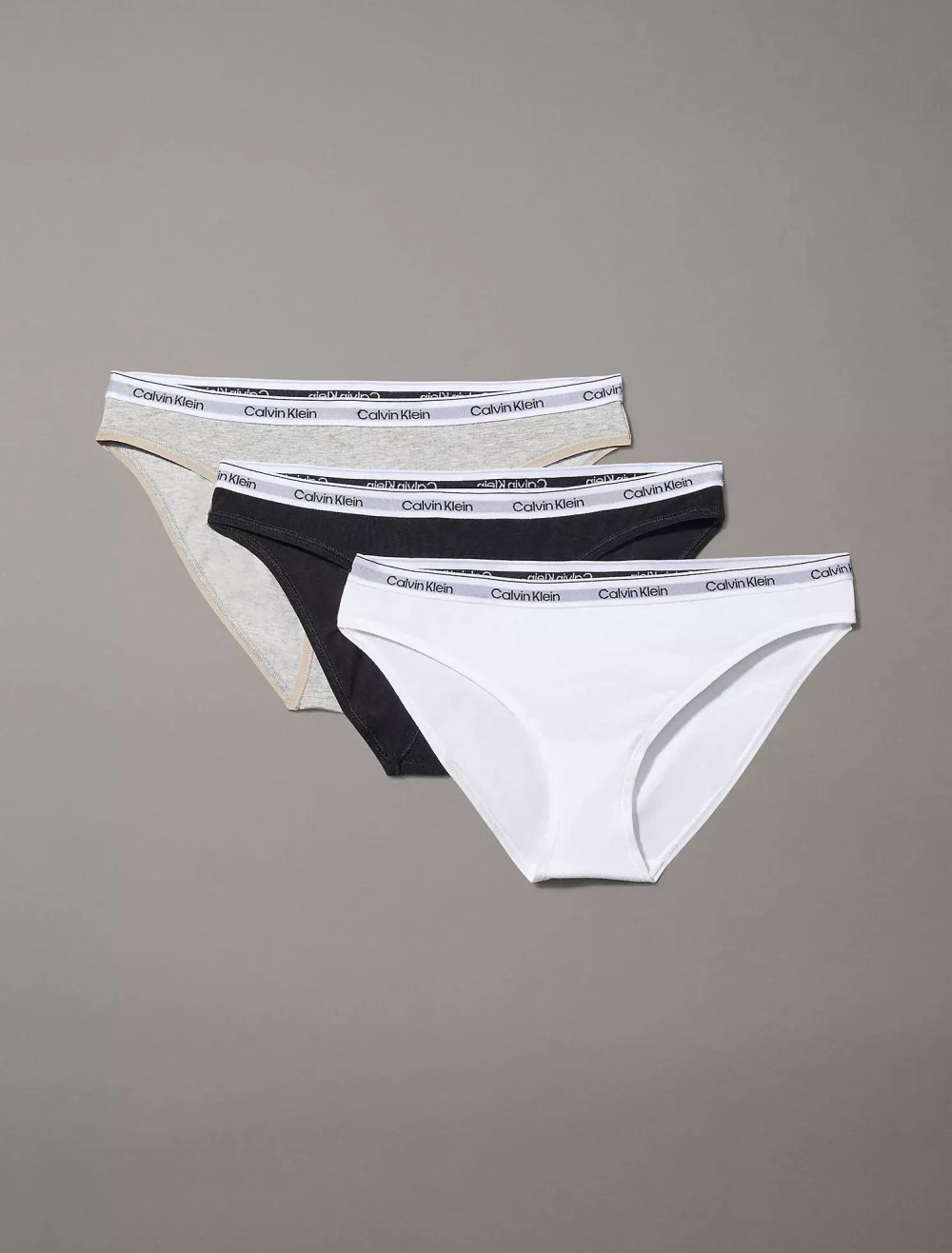 Женское белье Calvin Klein 3 шт