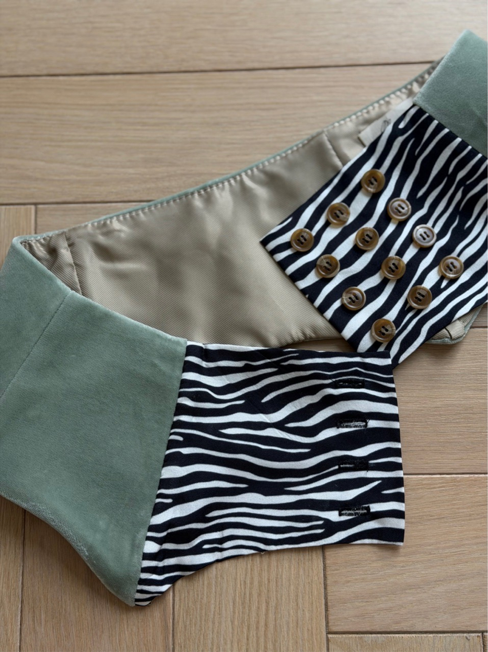 Баска из бархата с шелковой спинкой с принтом