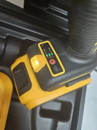 Дрель-шуруповерт, 21 В, 75 Нм, 2 АКБ