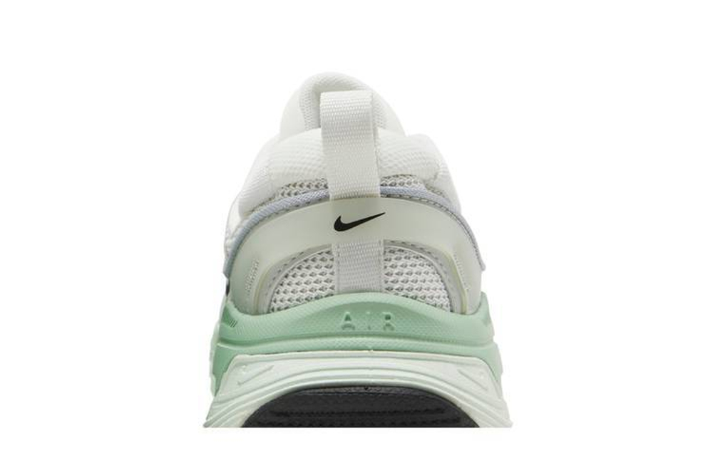 Кроссовки Nike Air Max Bliss (Женская размерная сетка)