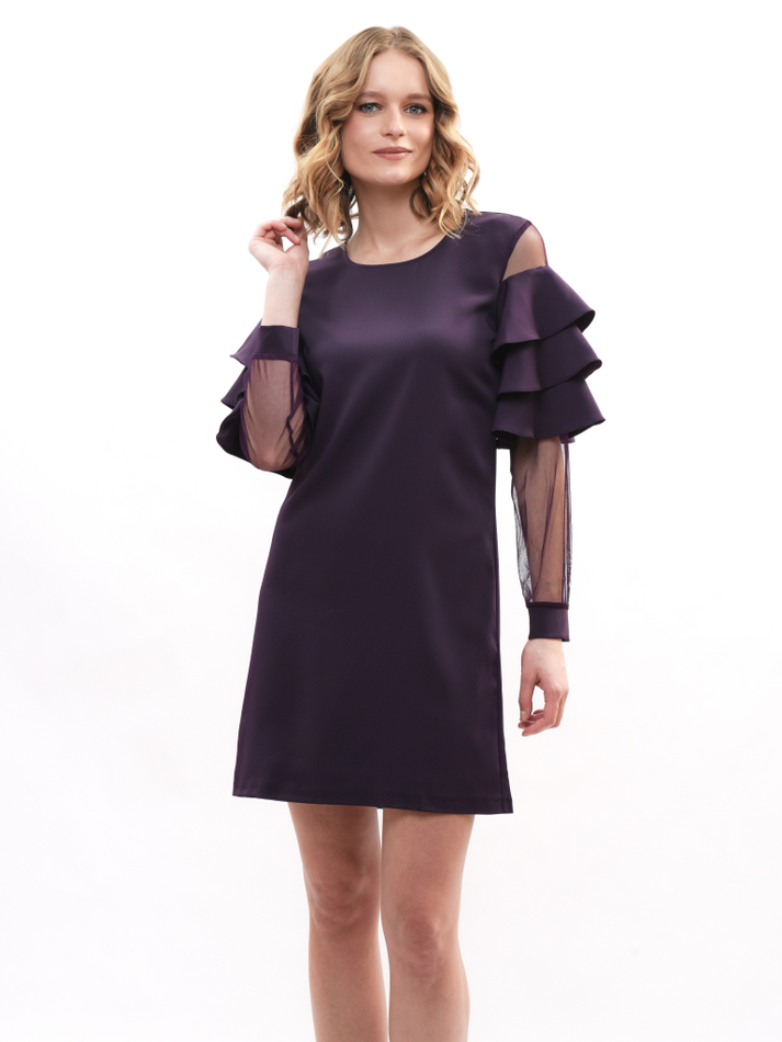 Платье с воланами на рукавах