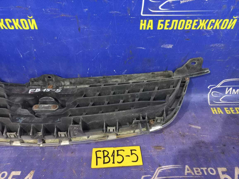 Решетка радиатора NISSAN SUNNY 1999