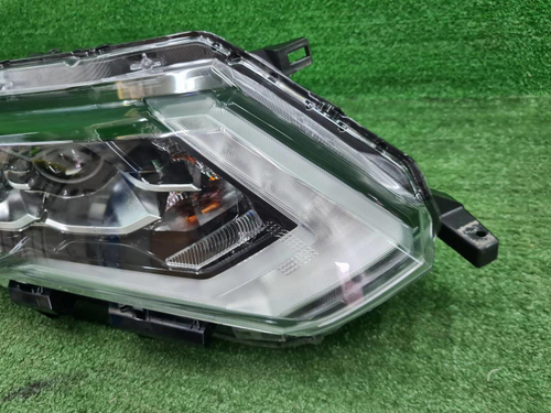 Фара правая Nissan X-Trail T32 (2017-2022) LED