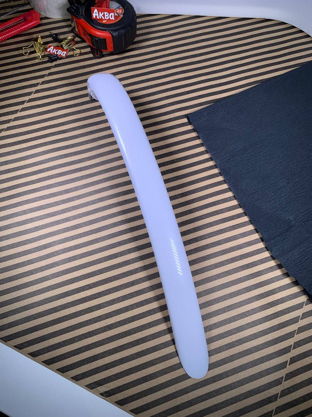 Ручка для холодильника Атлант 1704 нижняя 331603304500 +накладка