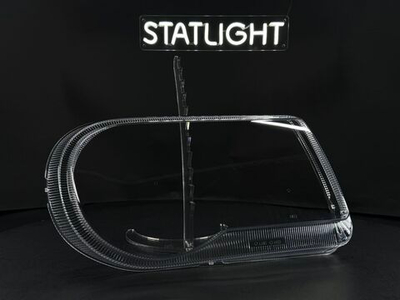 Правое стекло фары Chrysler 300C 1 2007-2011