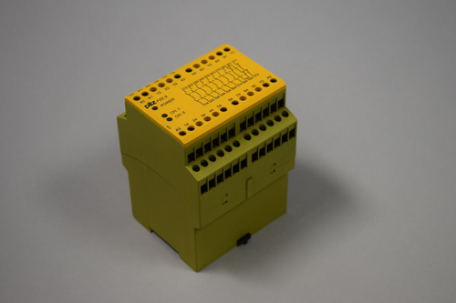 PILZ PZE 9 24VDC 8N/O 1N/C