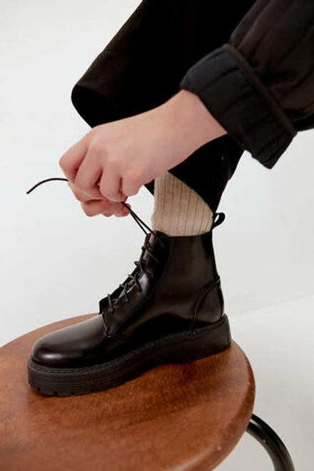 Ботинки из кожи черного цвета