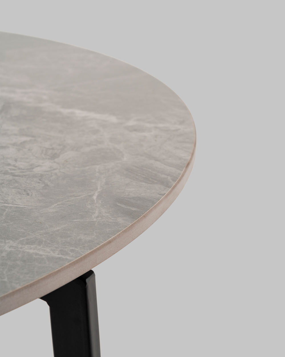 Журнальный столик Aliara серая керамика