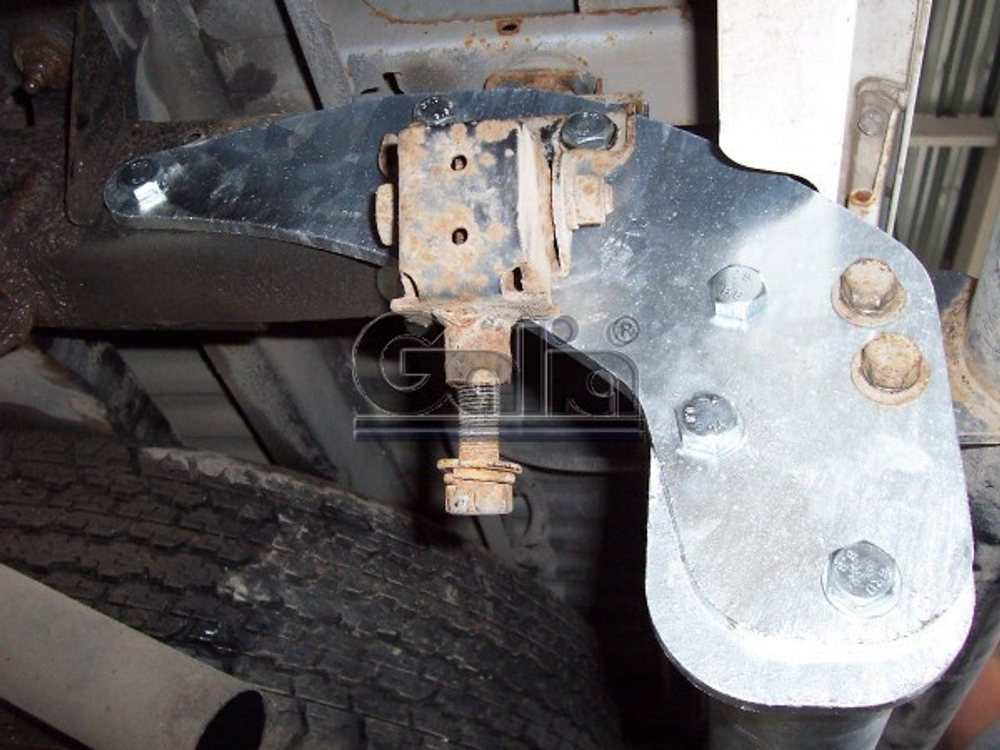 Фаркоп оцинкованный Galia N042A для Nissan NP300 2008- без подножки, Nissan Navara D22 1998-2005(паспорт и сертификат в комплекте)(без электрики)