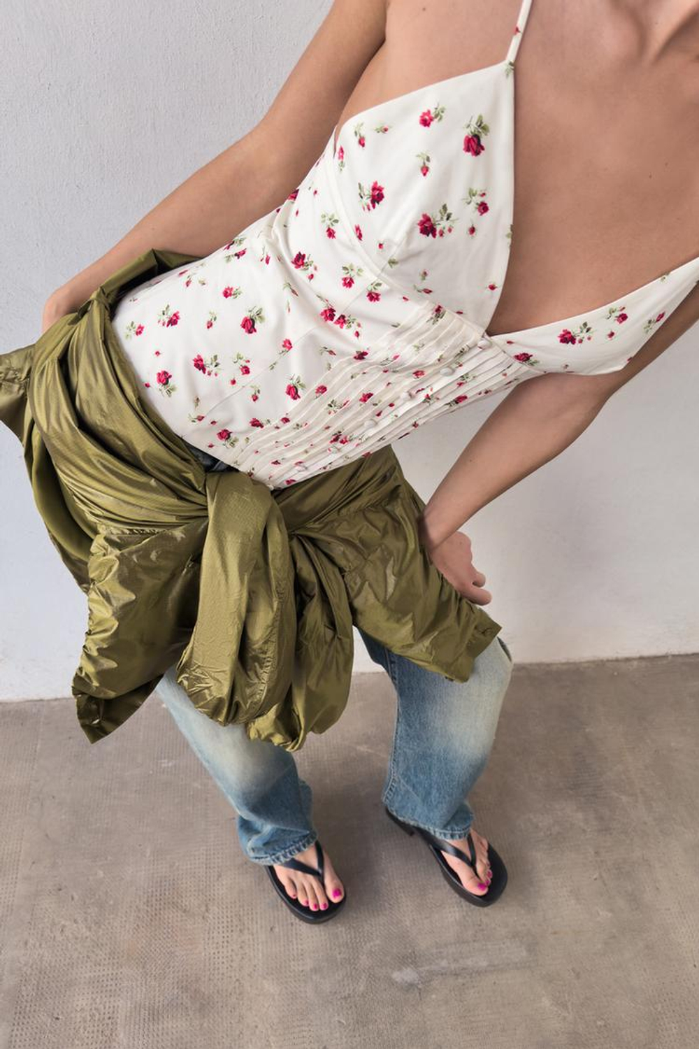 ZARA ТОП С БРЕТЕЛЯМИ И СКЛАДКАМИ, ЭКРЮ/КРАСНЫЙ