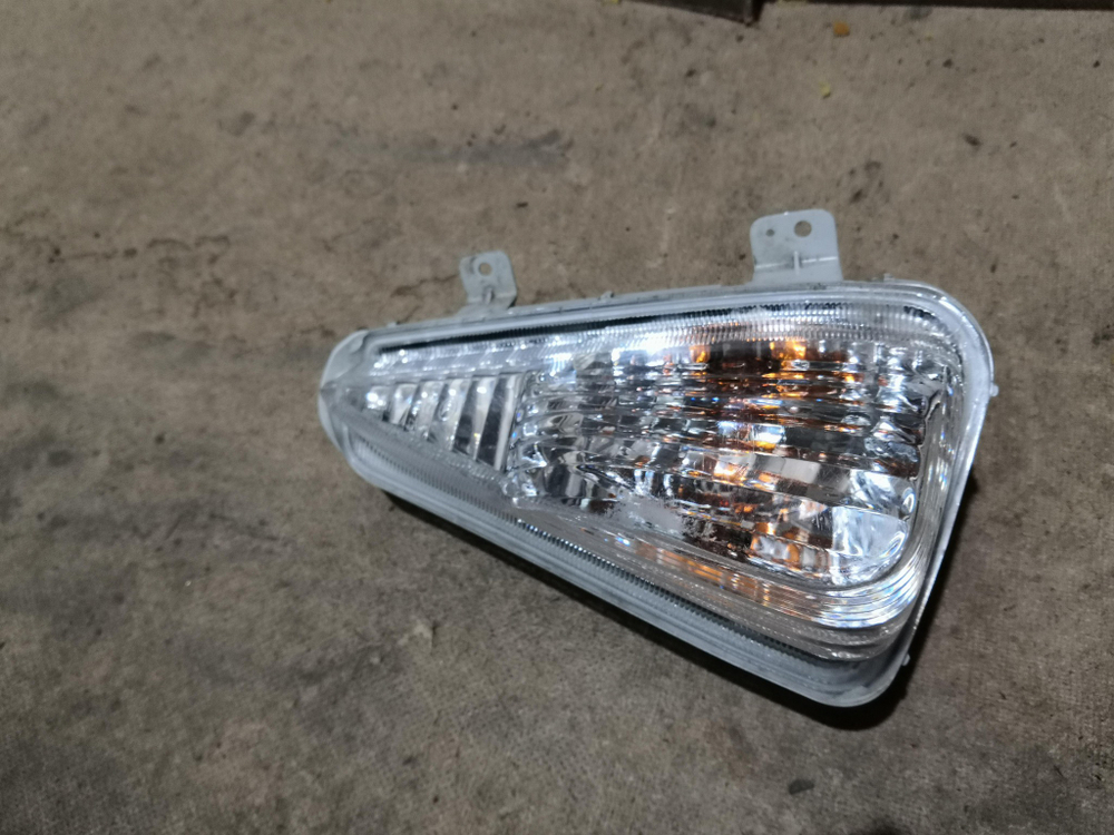 Указатель поворота правый Toyota Camry (XV55) 17-18 Б/У  8151133120