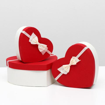 Подарочная коробка сердце Белый-алый 16 х 13,5 х 6