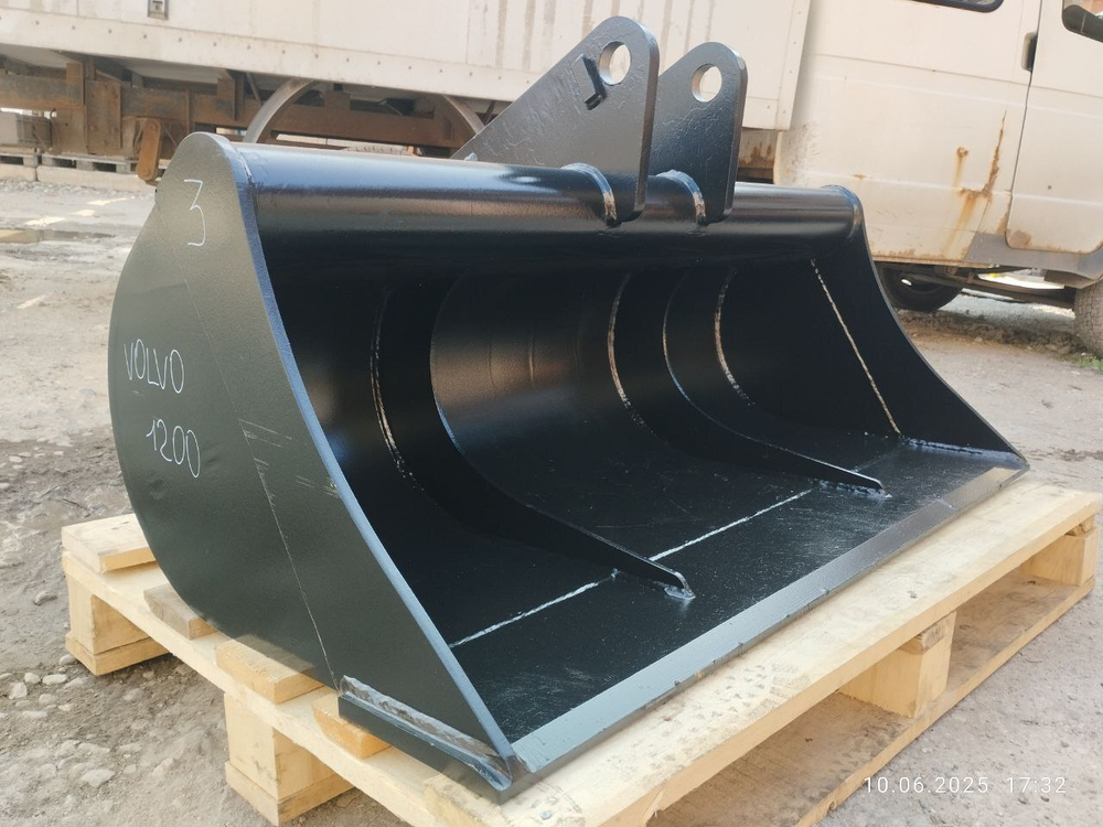 Ковш Volvo BL61(71) планировочный 1200 мм