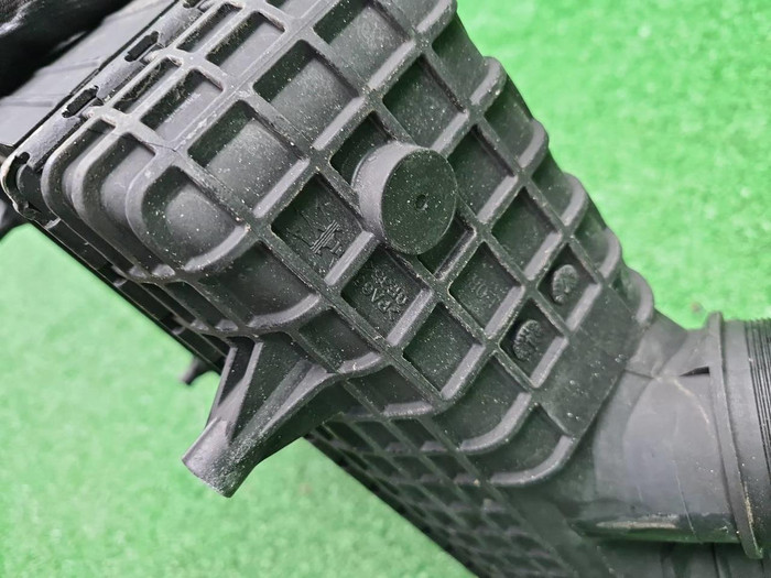 Интеркулер правый Maserati Levante (2016-2024)