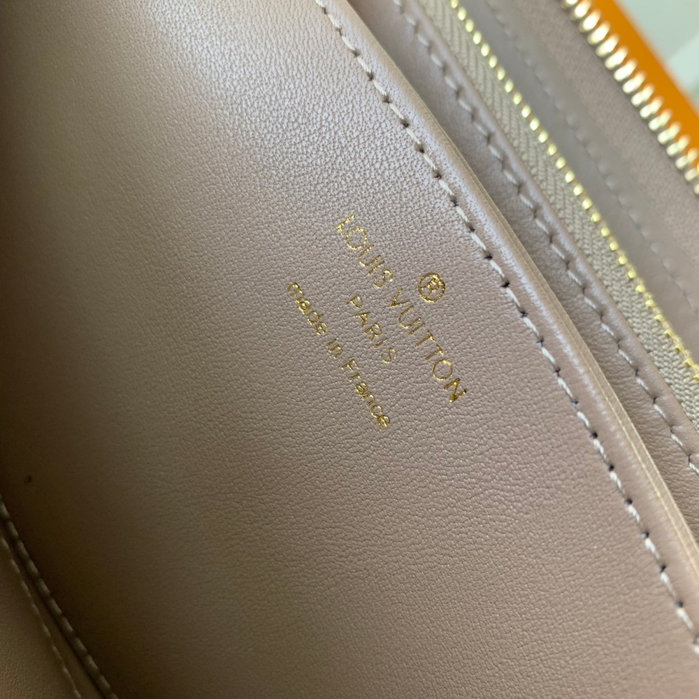 Louis Vuitton Zippy Wallet