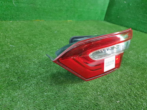 Фонарь правый внут Toyota Camry xv70 17-нв галоген