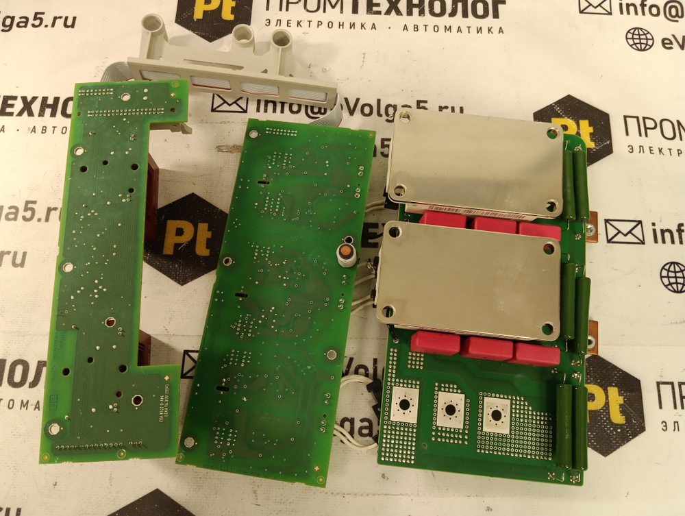 Siemens A5E01081332-001 (6SN1145-1BB00-0EA1) с хранения