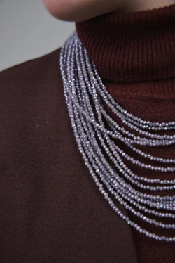 Колье каскад "Венеция, оттенок сиренево-серый, венец.стекло, натур.кожа