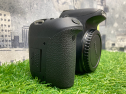 Canon EOS 77D 2.100 кадров