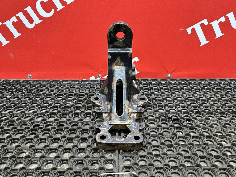 Кронштейн задней подвески кабины левый 2022г.