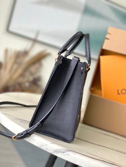 Louis Vuitton Onthego PM