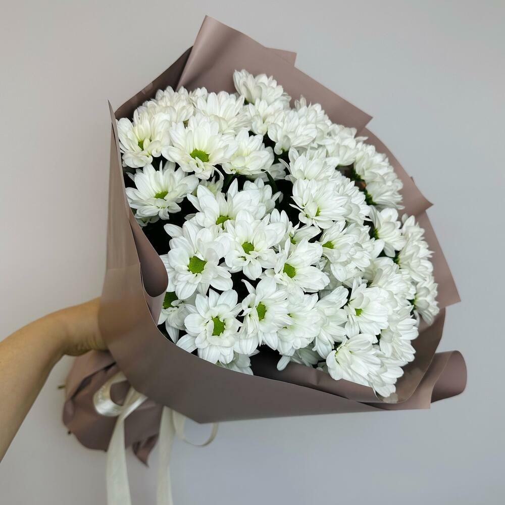 Букет белых кустовых хризантем